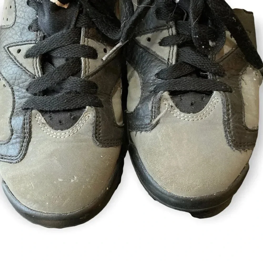 NIKE Air Jordan 6 Retro Cool Grey Yellow Sneakers Kid's Size 5Y